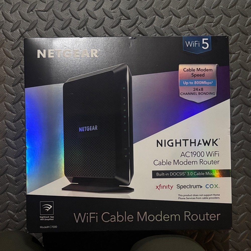 NETGEAR Nighthawk Black AC1900 WiFi Cable Modem Router - Picture 2 of 3